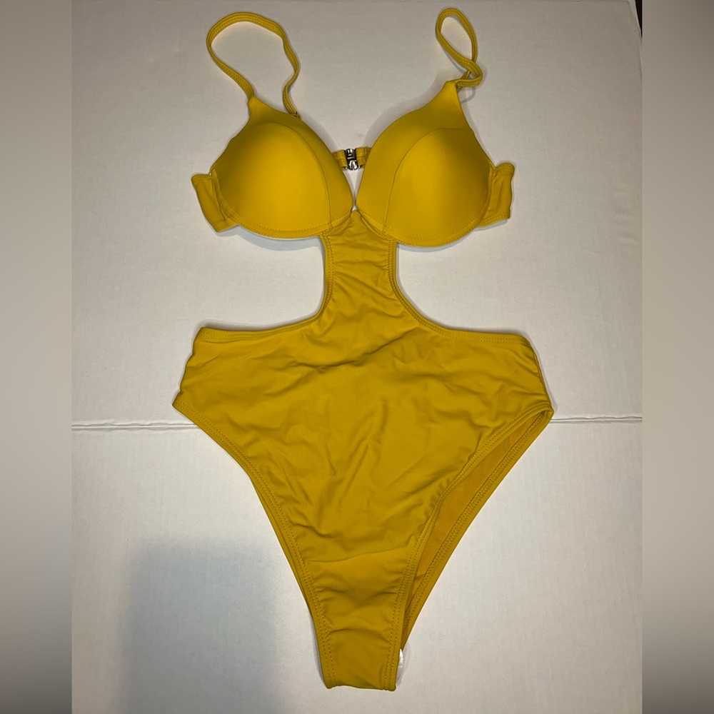 New, Never Worn, Matte collection, Bathing Suit, Size Medium